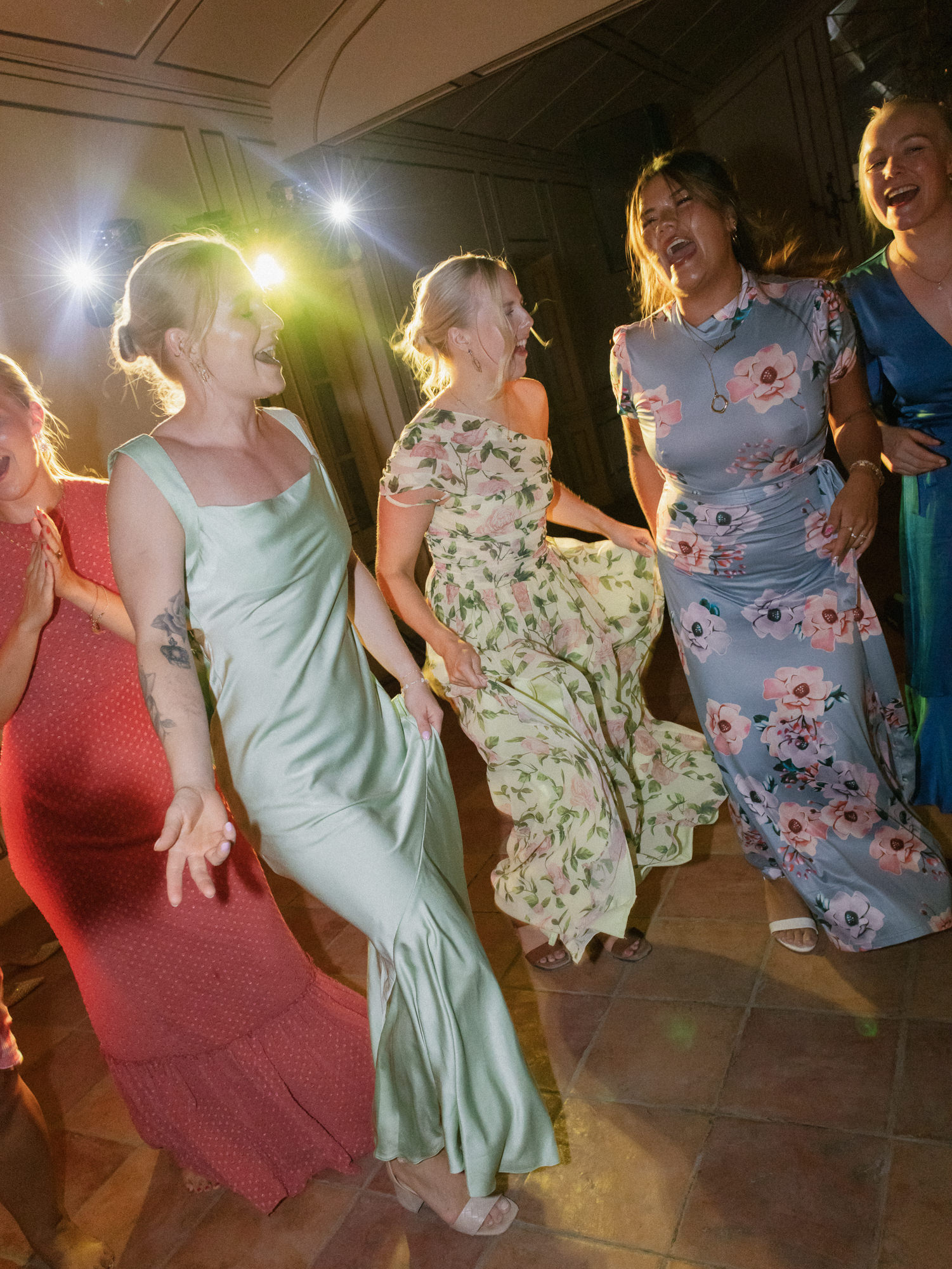 Outdoor wedding ceremony at Château Robernier in Provence